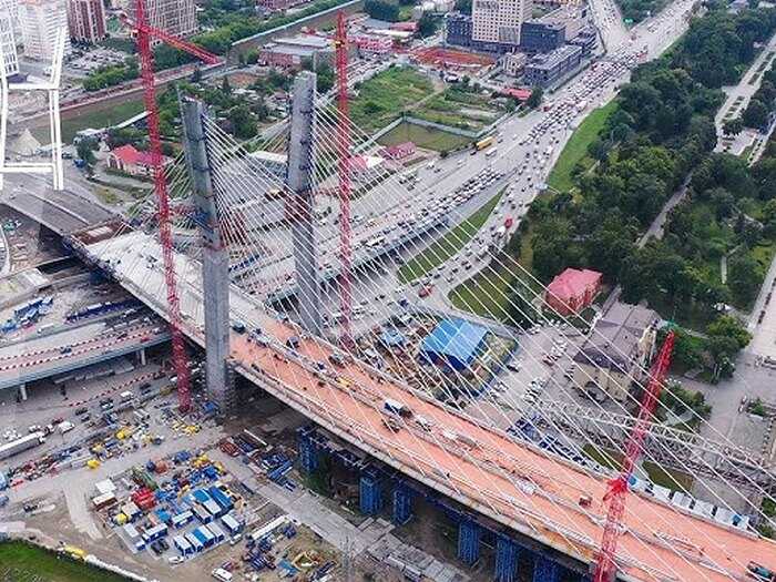 Миллиардеры затянули стройку моста через Обь на деньги налогоплательщиков