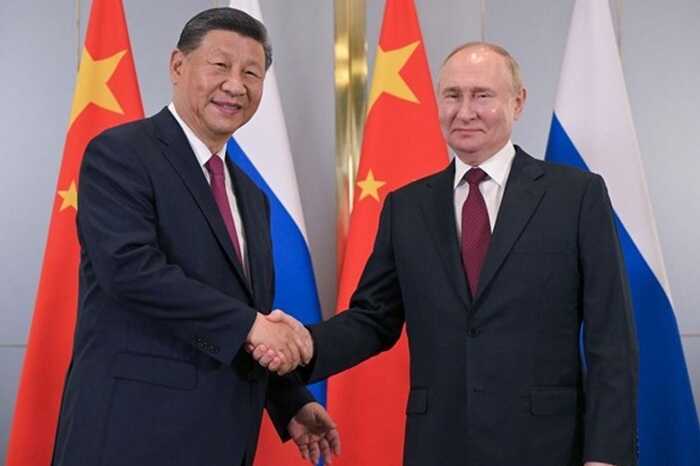 Си Цзиньпин начал визит в Кремль с личной встречи с Путиным